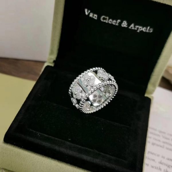 VCA Perlee Clovers Diamond Ring 18K White Gold Medium Model VCARO9ND00