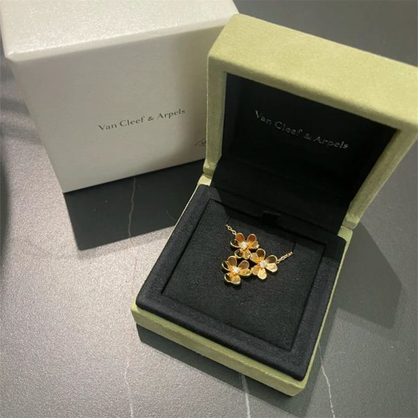 Van Cleef & Arpels Frivole Necklace 3 Flowers 18K Yellow Gold VCARP2DU00