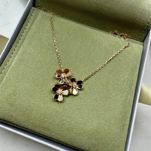 Van Cleef & Arpels Frivole Necklace 3 Flowers 18K Yellow Gold VCARP2DU00