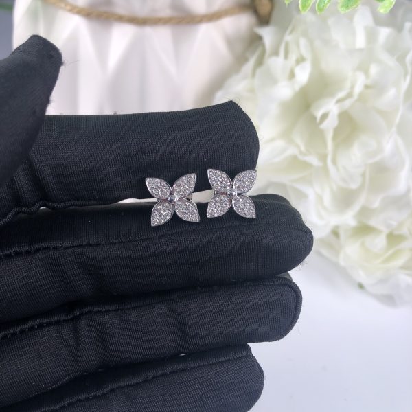 LOUIS VUITTON DIAMOND BLOSSOM DIAMOND EARSTUDS