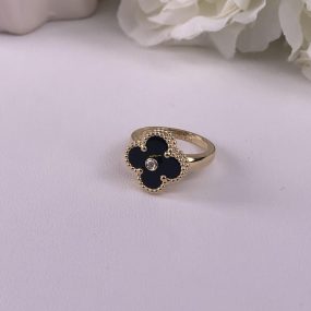 VAN CLEEF & ARPEL VCA 18CT GOLD VINTAGE ALHAMBRA DIAMOND RING ONYX