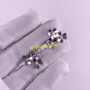 VCA 18CT WHITE GOLD FRIVOLE EARSTUDS 3 FLOWERS