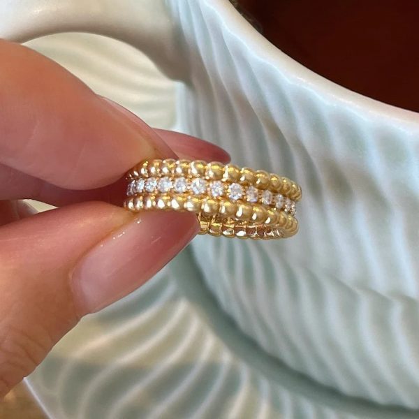 18K Yellow Gold Van Cleef & Arpels Perlée Diamond Ring 1 Rows VCARP4E100