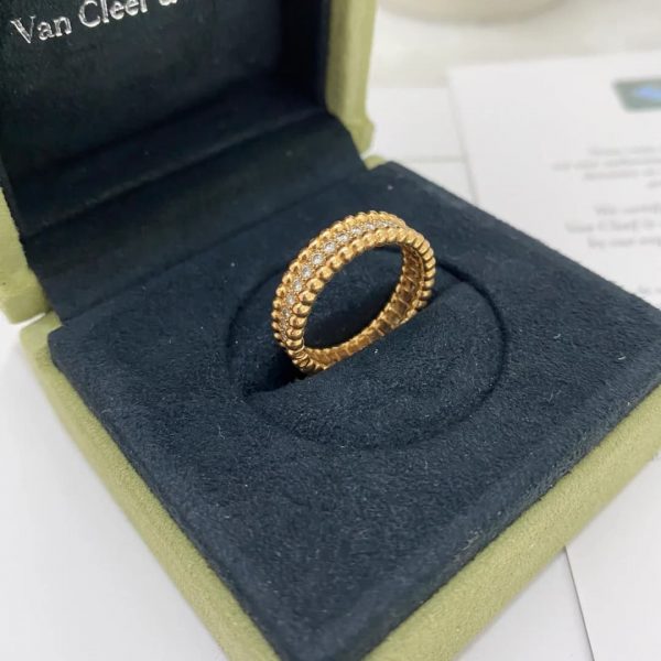 18K Yellow Gold Van Cleef & Arpels Perlée Diamond Ring 1 Rows VCARP4E100