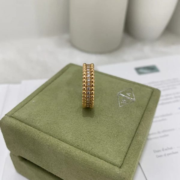 18K Yellow Gold Van Cleef & Arpels Perlée Diamond Ring 1 Rows VCARP4E100