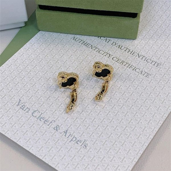 Van Cleef & Arpels Vintage Alhambra Earrings Onyx 18K Yellow Gold VCARA44200