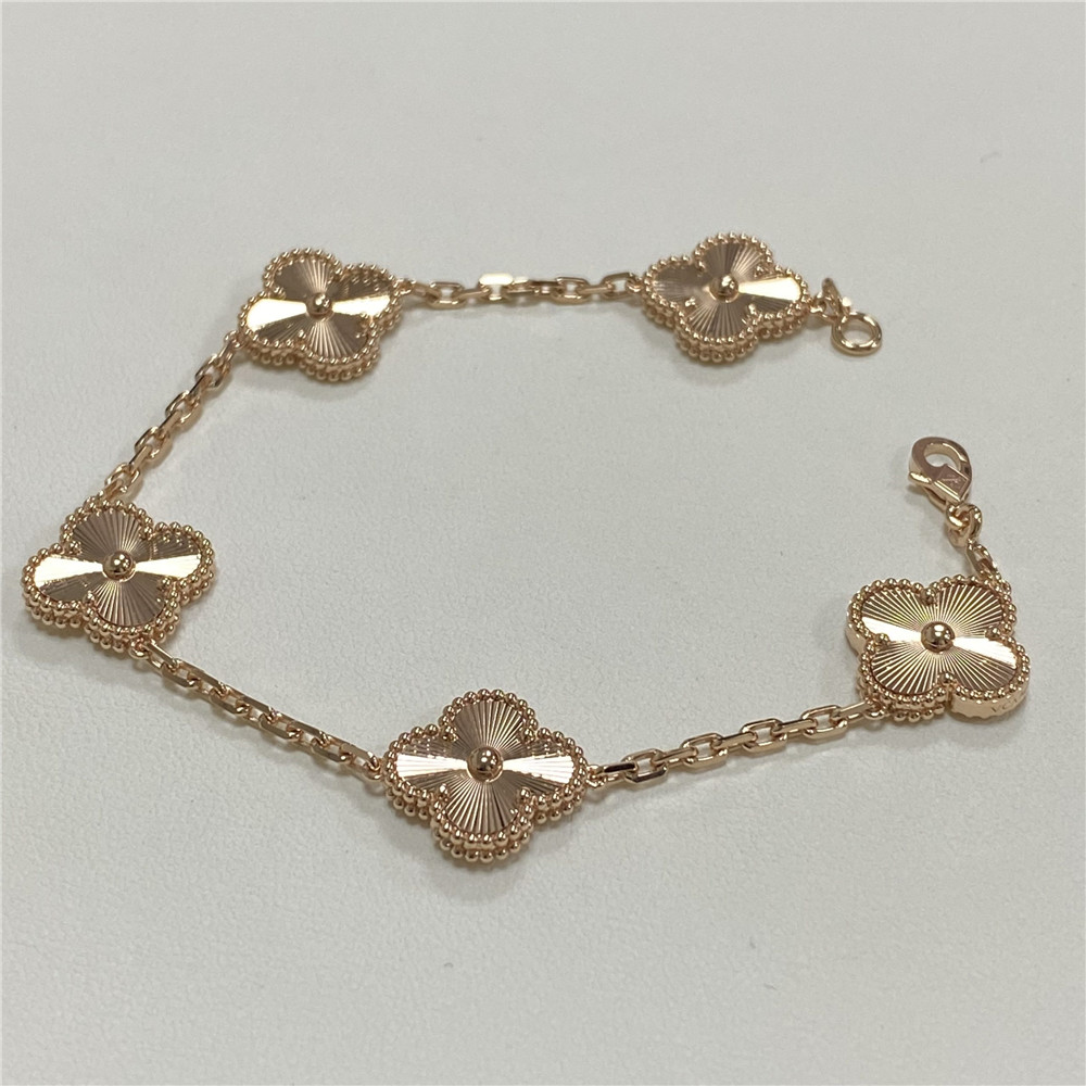 VCA Guilloché Bracelet 18K Rose Gold