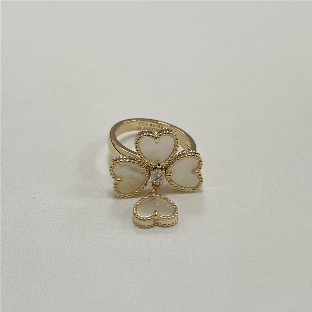 Van Cleef &Arpels Sweet Alhambra Effeuillage Ring Mother Of Pearl